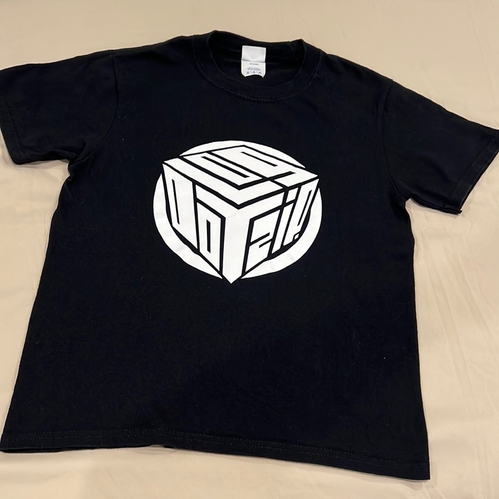 PORT & COMPANY BOYS TEE. SIZE M.         LogDotZip (utuber)